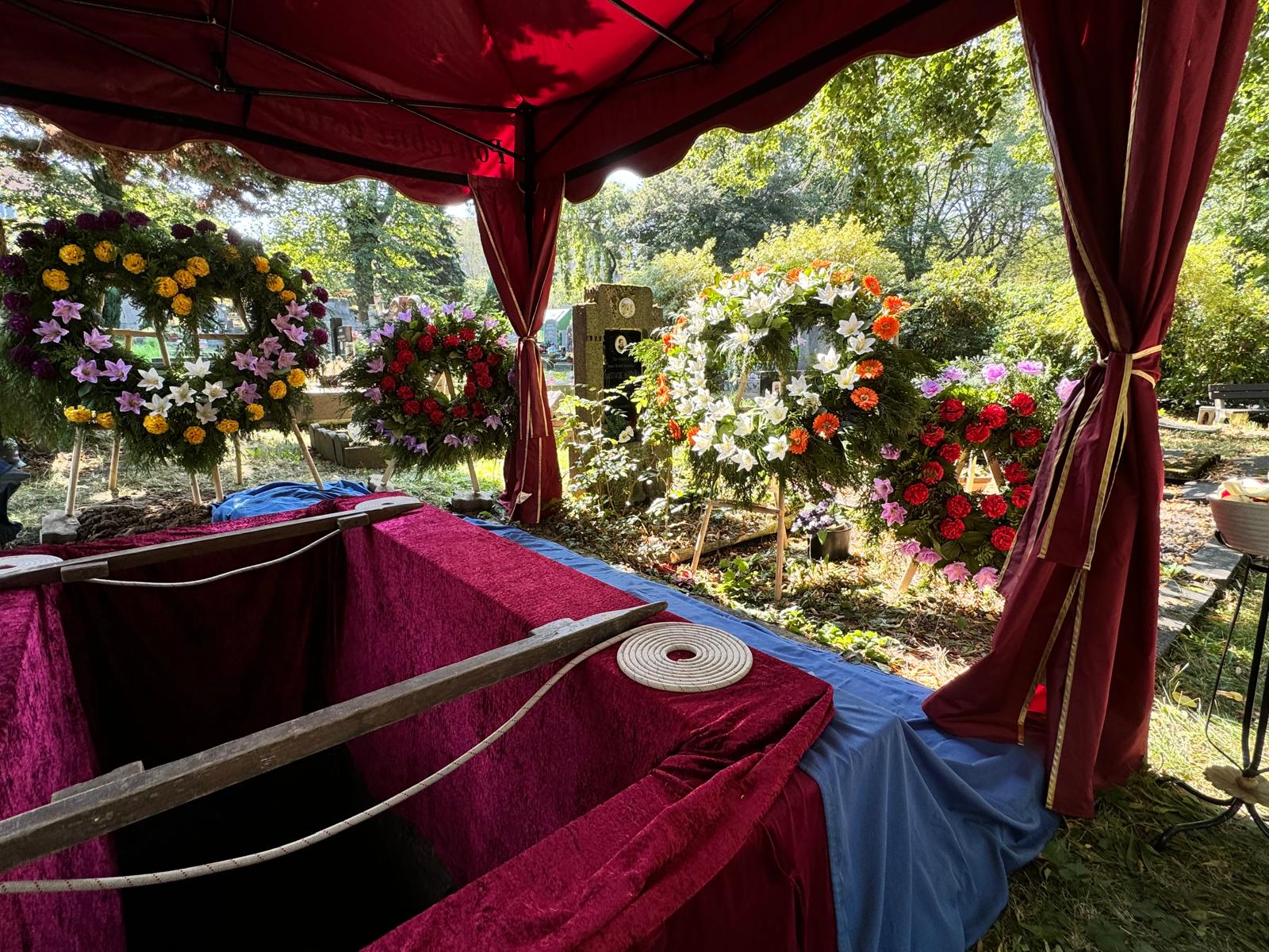 Rozloučení u hrobu