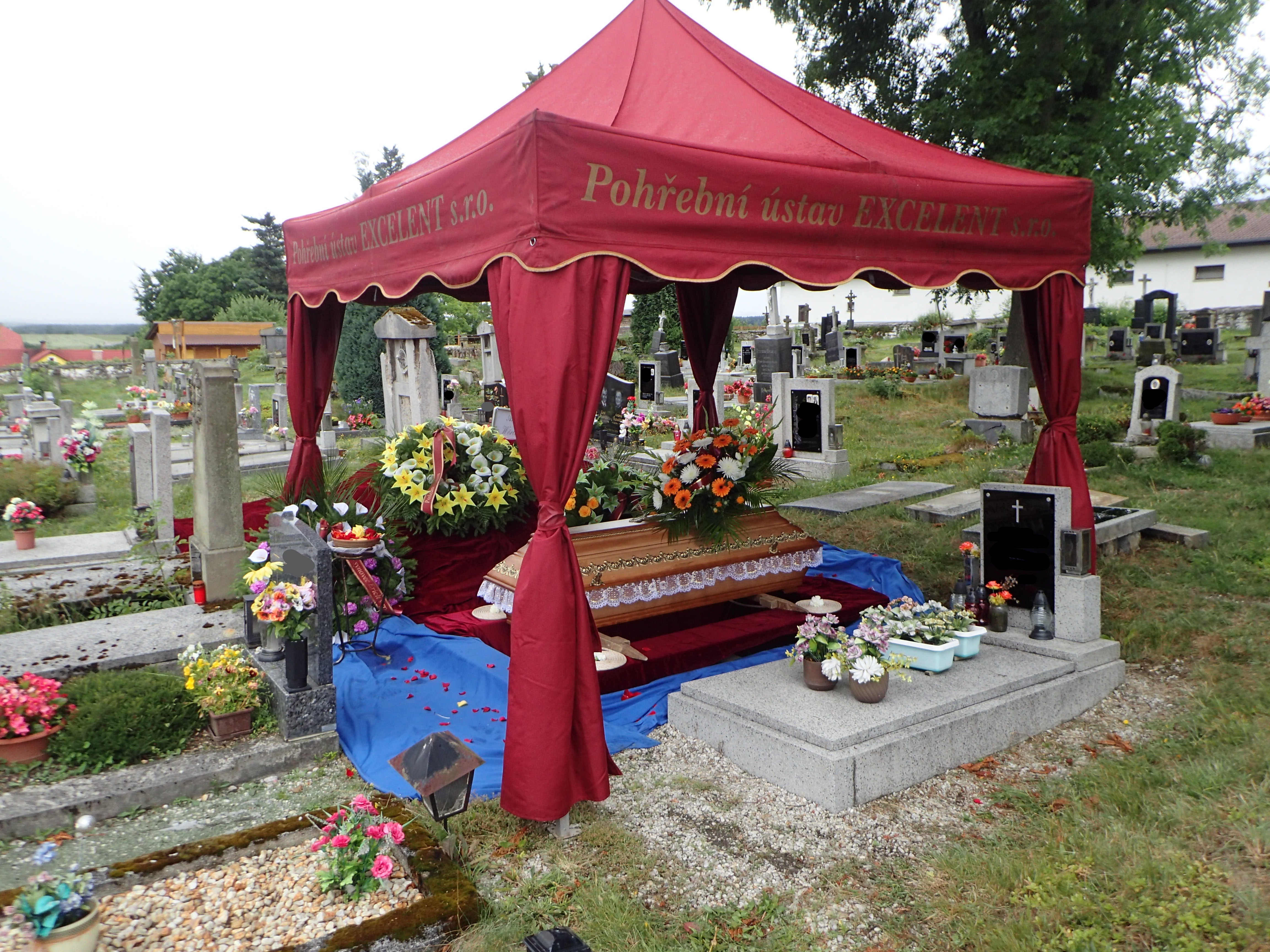 Rozloučení u hrobu